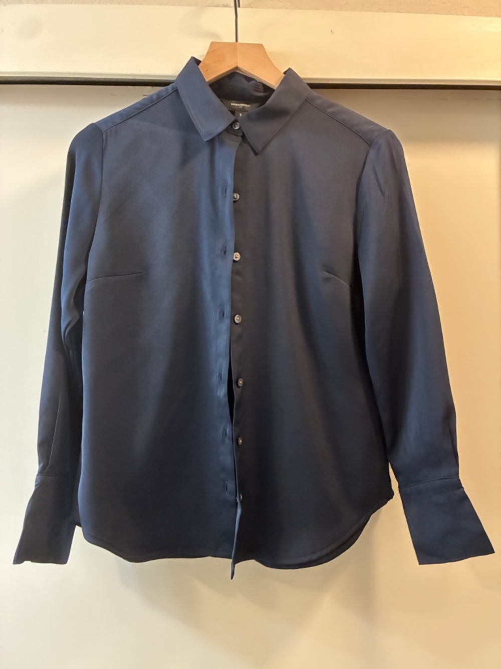 NWT Banana Republic Factory Silky Classic Shirt in Navy - Small Petite